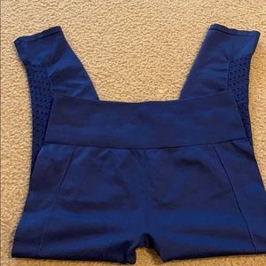 Sync high waisted perforated 7/8 leggings